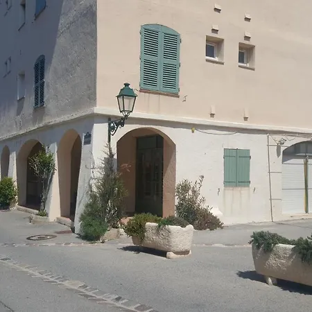 Les Pieds Dans L'eau