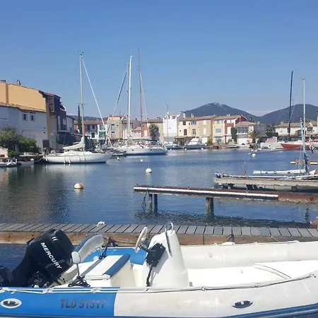 Apartment Les Pieds Dans L'eau Grimaud