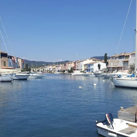 Апартаменты Les Pieds Dans L'eau *