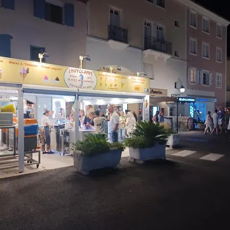 Апартаменты Les Pieds Dans L'eau *