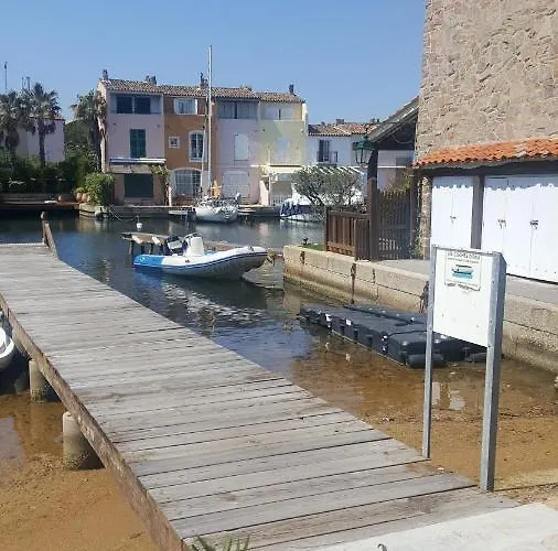 Les Pieds Dans L'eau Apartment